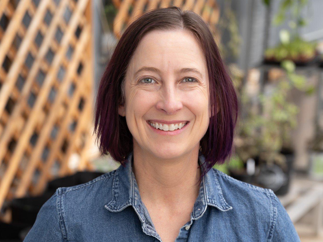 Teva_Sienicki_1_horizontal_website Teva's headshot.